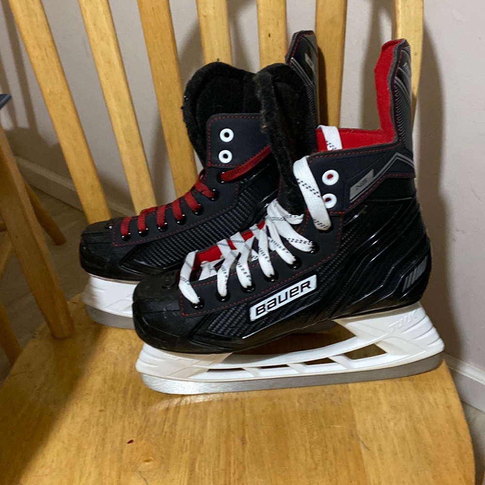 Bauer ice hockey skates